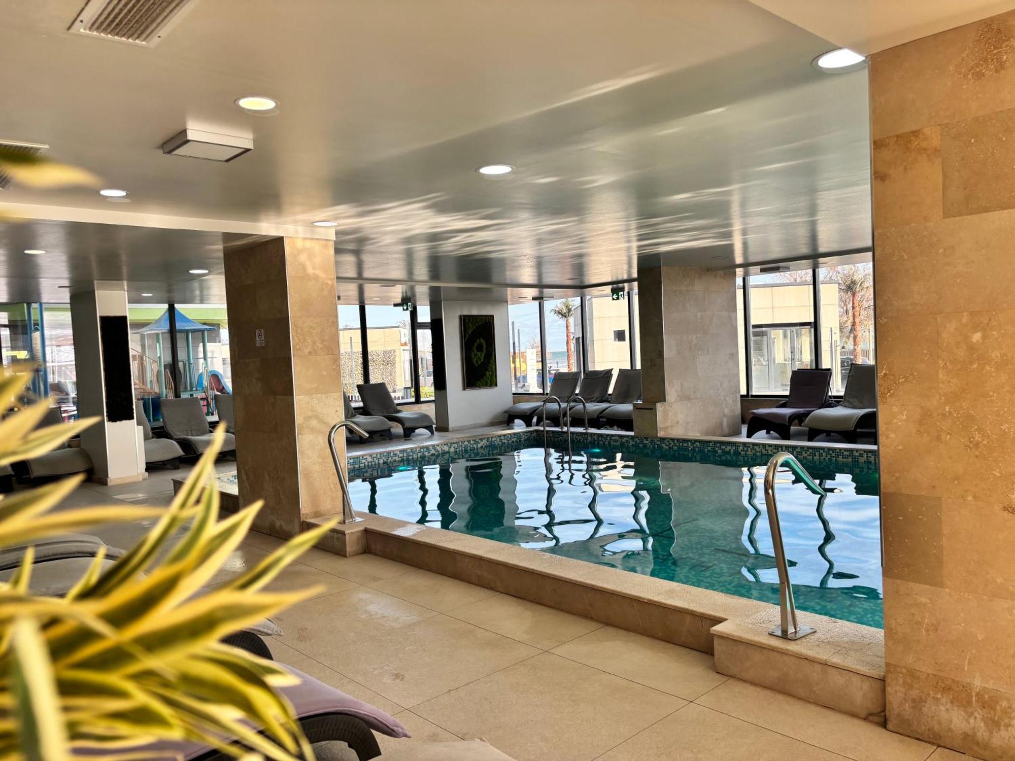 Purple Onyx - Pool & Spa Beach Resort ナボダリ エクステリア 写真